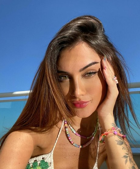 Gabi Melim nice model pic