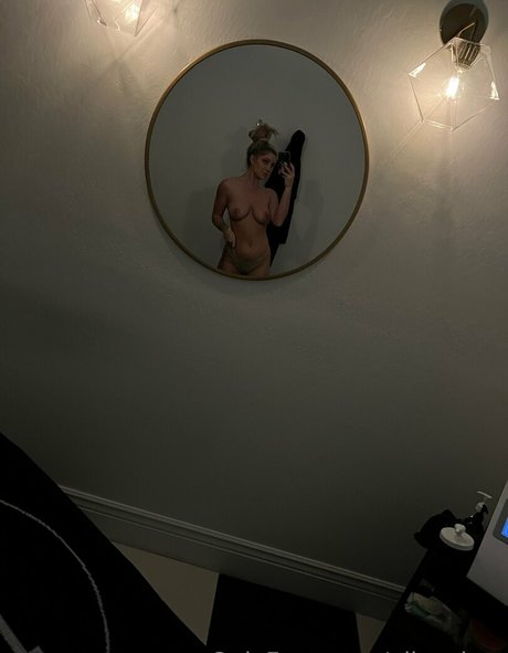 allyyybee sexy star photo