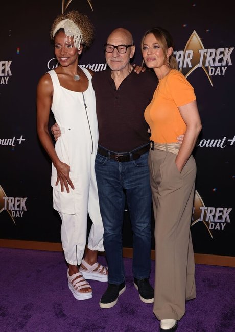 Jeri Ryan star adult pic