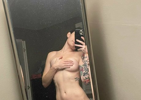 xxxhotti nudes model pic