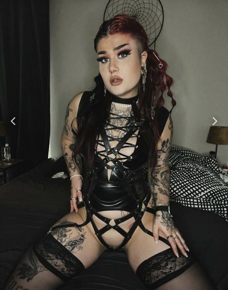 Eki102 model naked pictures