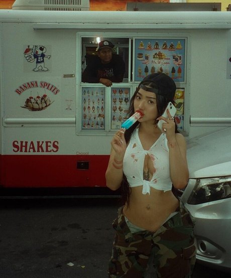 Nikita Dragun nudes model picture