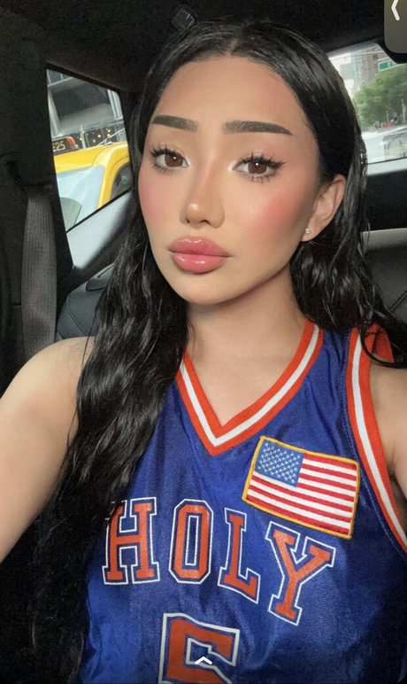 Nikita Dragun sexy actress image