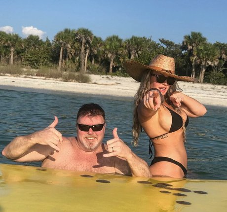 Jordan Elizabeth star perfect pic