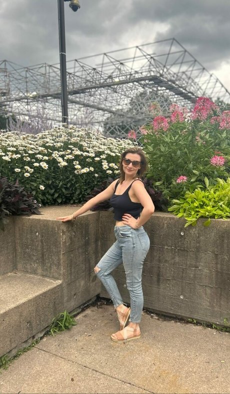 Sesskasays pornstar adult pics