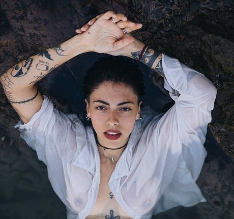 Lupe Cozzolino naked star image