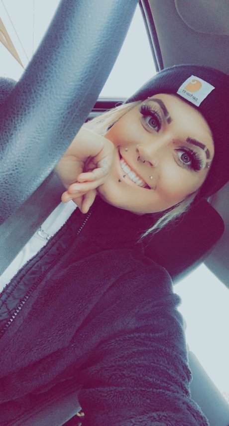 Priscilla r o w e adult model pictures