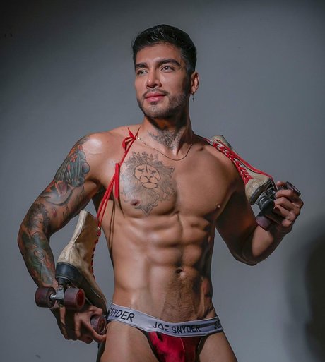 MR deepthroat_ hot model pic