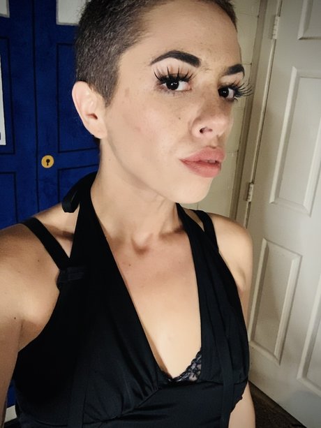 Dazzled Dirty Beauty model pic