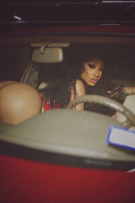 cutting up with quay_ star exclusive picture