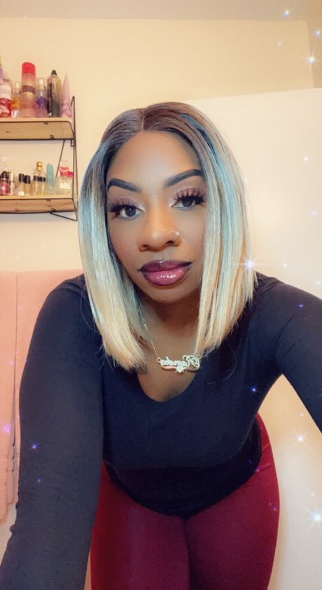 Ms Bee star sexy pics