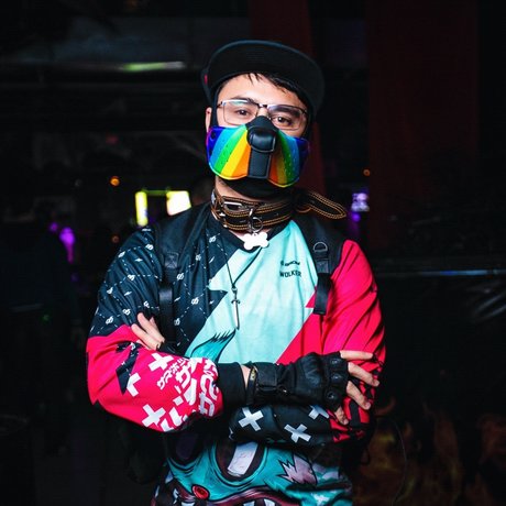 PUP DEUCALION model perfect pictures