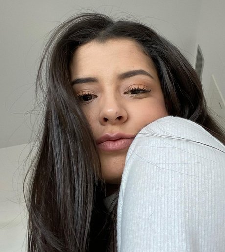 Lucy la Mala pretty actress image