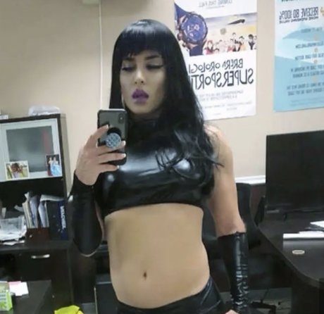 cocoabutter erotic actress pic