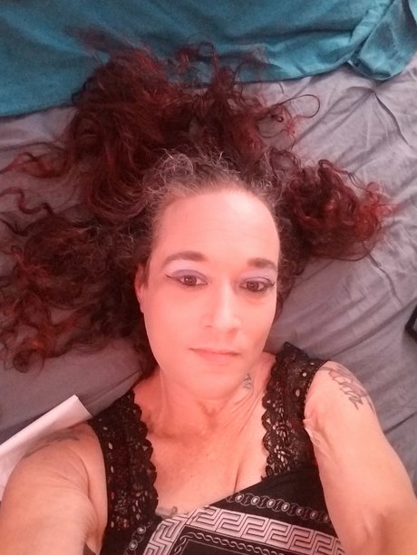 Janet Queen of spades Cougar top model photo