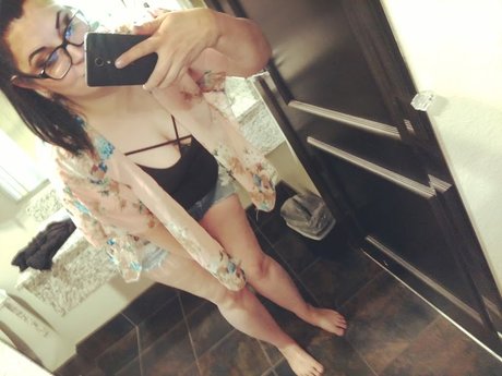 Queen Kim Kaye exclusive star pics