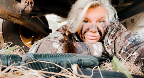 Queen Elizabeth of the Midwest star free pic