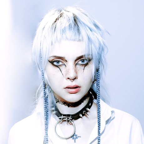 DE VILKAS erotic star picture