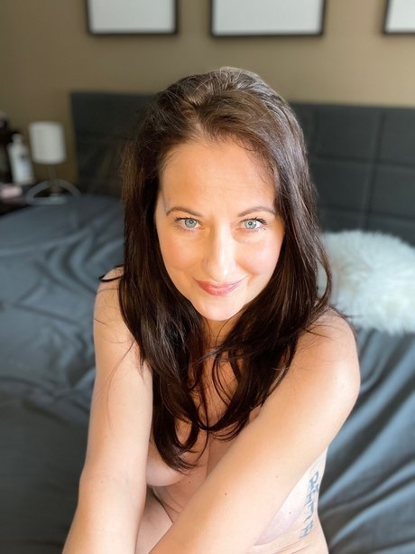 Domino 88 nude pornstar img