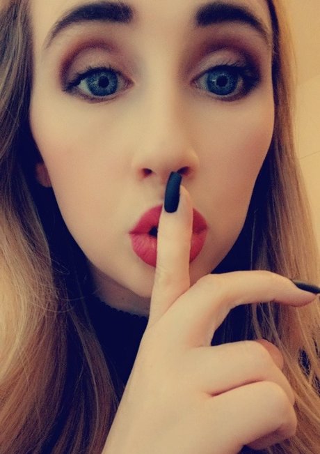 Mistress Darcy Dale model galleries