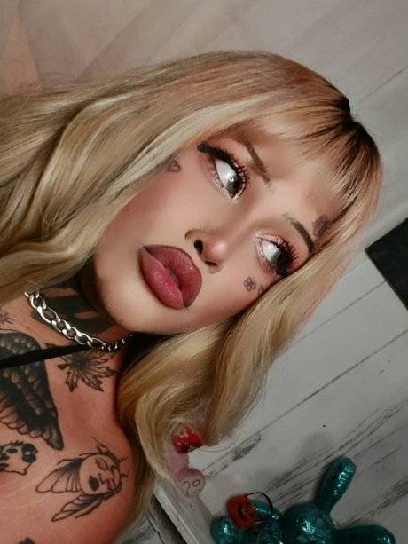 Ramos Nomar nude model pics