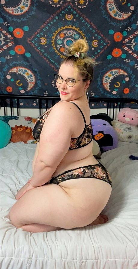 r NO PPV pretty star photo