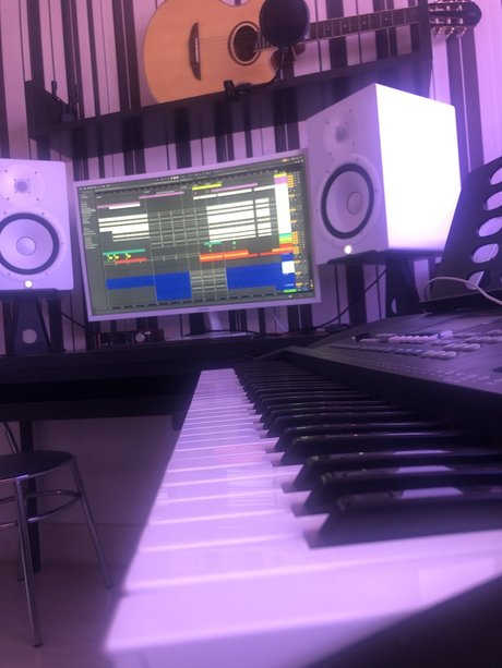 DJ Produtor Producer of E music model erotic gallery