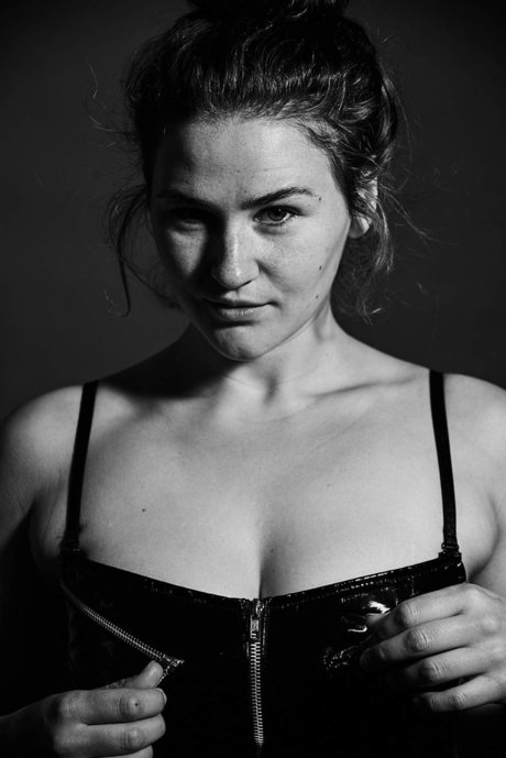 Lionne Rouge hd pornstar galleries