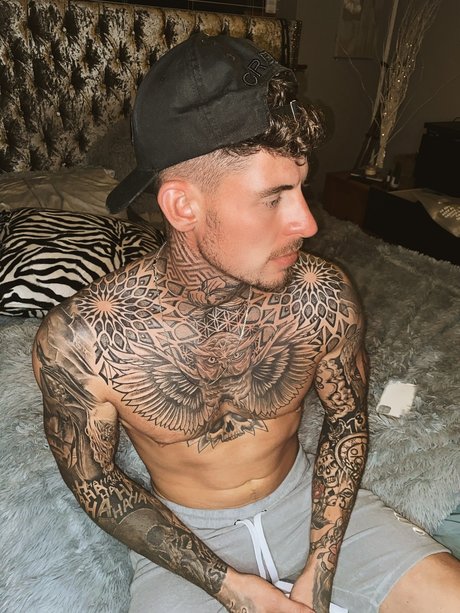 sam chaloner star sexy photo