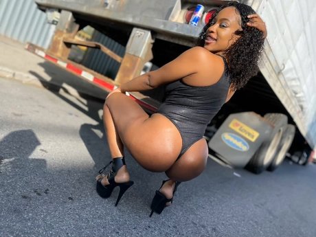 NAYLA MCKNIGHT YOUR FAV ContentCreator_ pornstar naked images