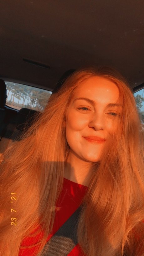 DiorDior beautiful model gallery