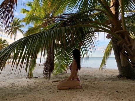 Sacha Moon hot pornstar img