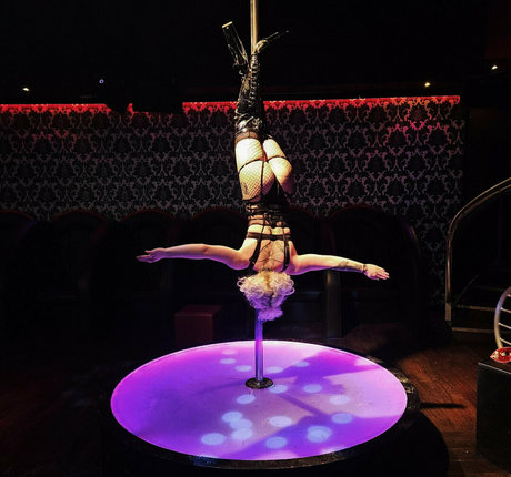 karma luna erotic model image