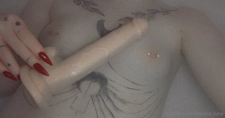 karma luna model photos