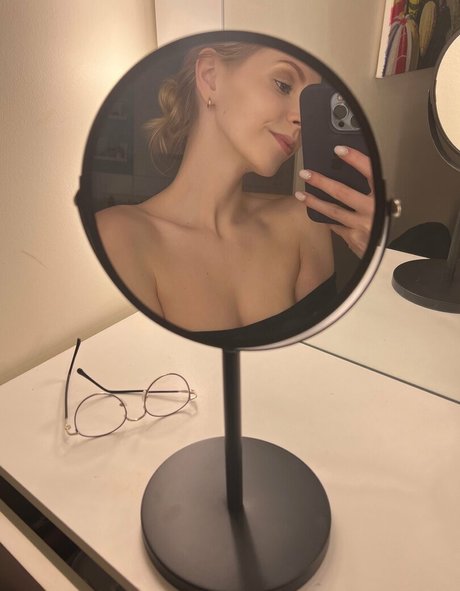 nmvip nudes star img