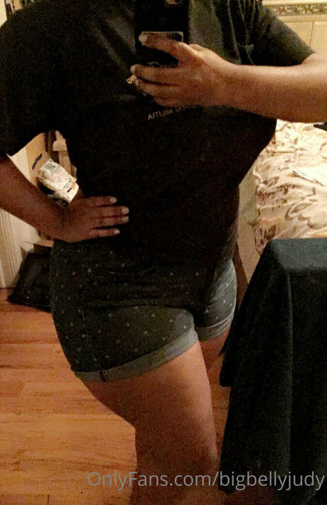 bigbellyjudy naked model picture