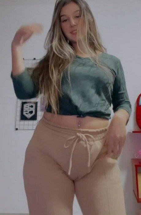 Carolzinha SG star sexy gallery