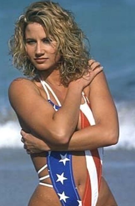 Tammy Lynn Sytch art model img