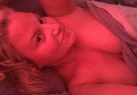 Tammy Lynn Sytch naked model photo