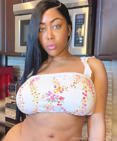 moriahmillss sexy model photo