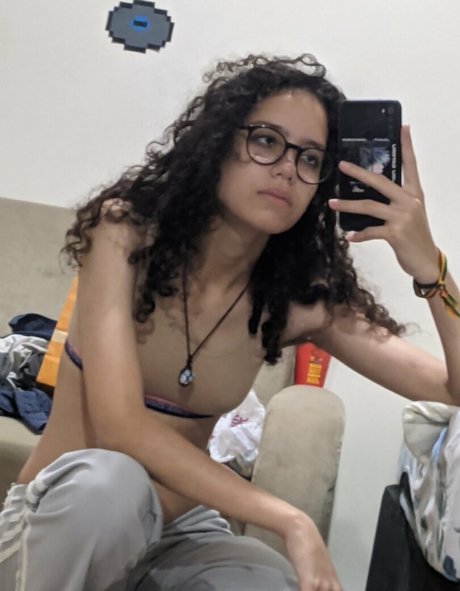 Thesuusu model high quality image