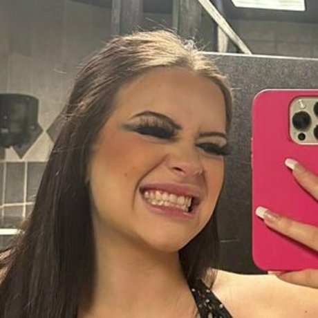 therealmee model pornographic photos