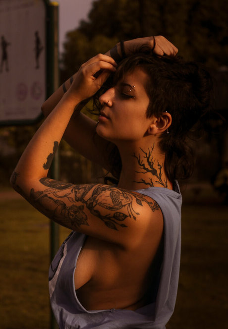 julh4 free actress picture