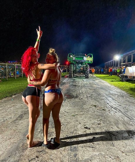 Canam Lyss art pornstar pictures