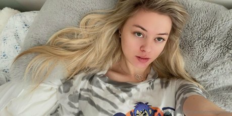 ambermoorexxx model free photo