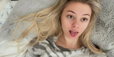 ambermoorexxx nice actress gallery