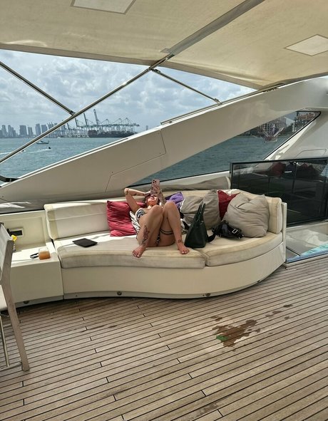 bhadbhabie pornstar nude pictures