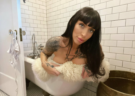 sleazynicks hot actress image