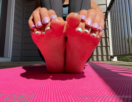 herathletefeetxo pornstar naked photos