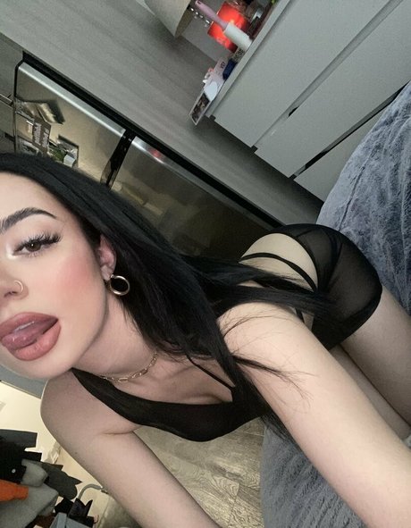 Tylenaaa exclusive pornstar picture